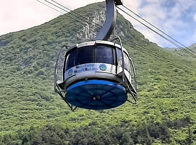 Borgo Due Con Parcheggio Lägenhet