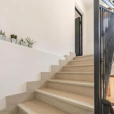 Borgo Due Con Parcheggio 말세진느